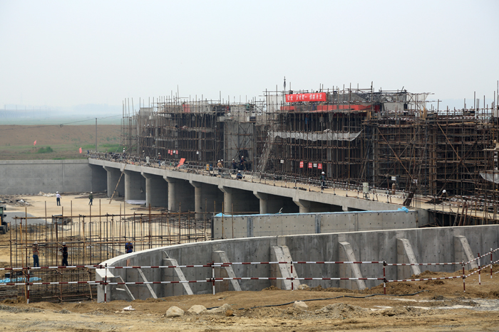 淮河入江水道西偏泓閘工程現(xiàn)場(chǎng)